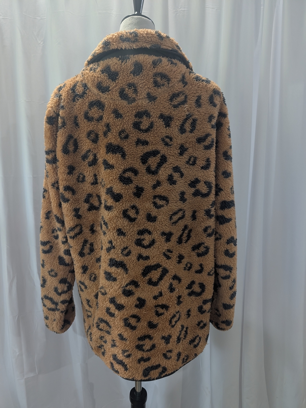 Simply Southern Leopard Print Sherpa Pullover – Size XL - Picture 7 of 11
